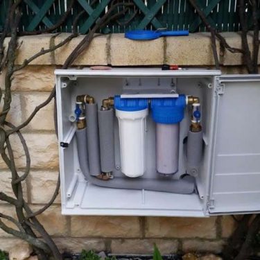 Mfar scalebuster con descalcificador S19 en armario y 2 filtros carbón y sedimentos Mfar scalebuster con descalcificador S19 en armario y 2 filtros carbón y sedimentos