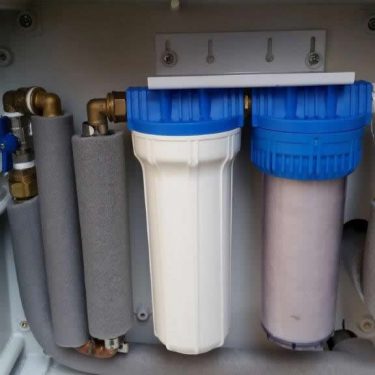 Mfar scalebuster con descalcificador S19 en armario y 2 filtros carbón y sedimentos Mfar scalebuster con descalcificador S19 en armario y 2 filtros carbón y sedimentos